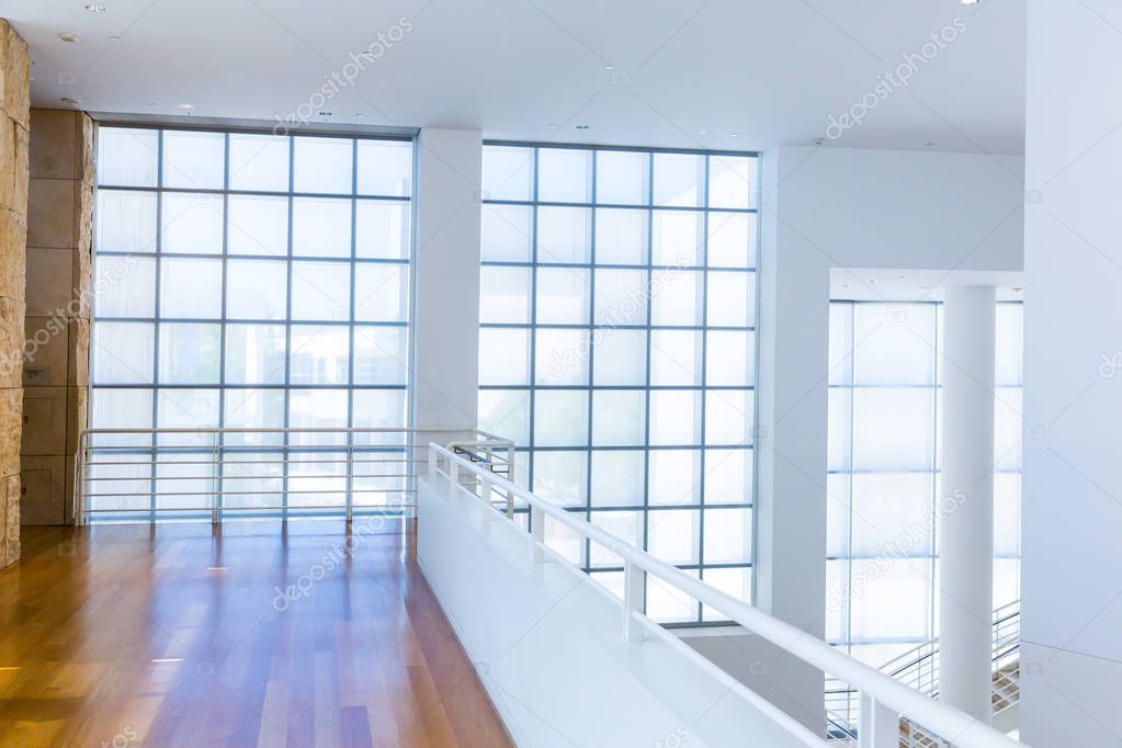 Scala interna in ferro con gradini in legno